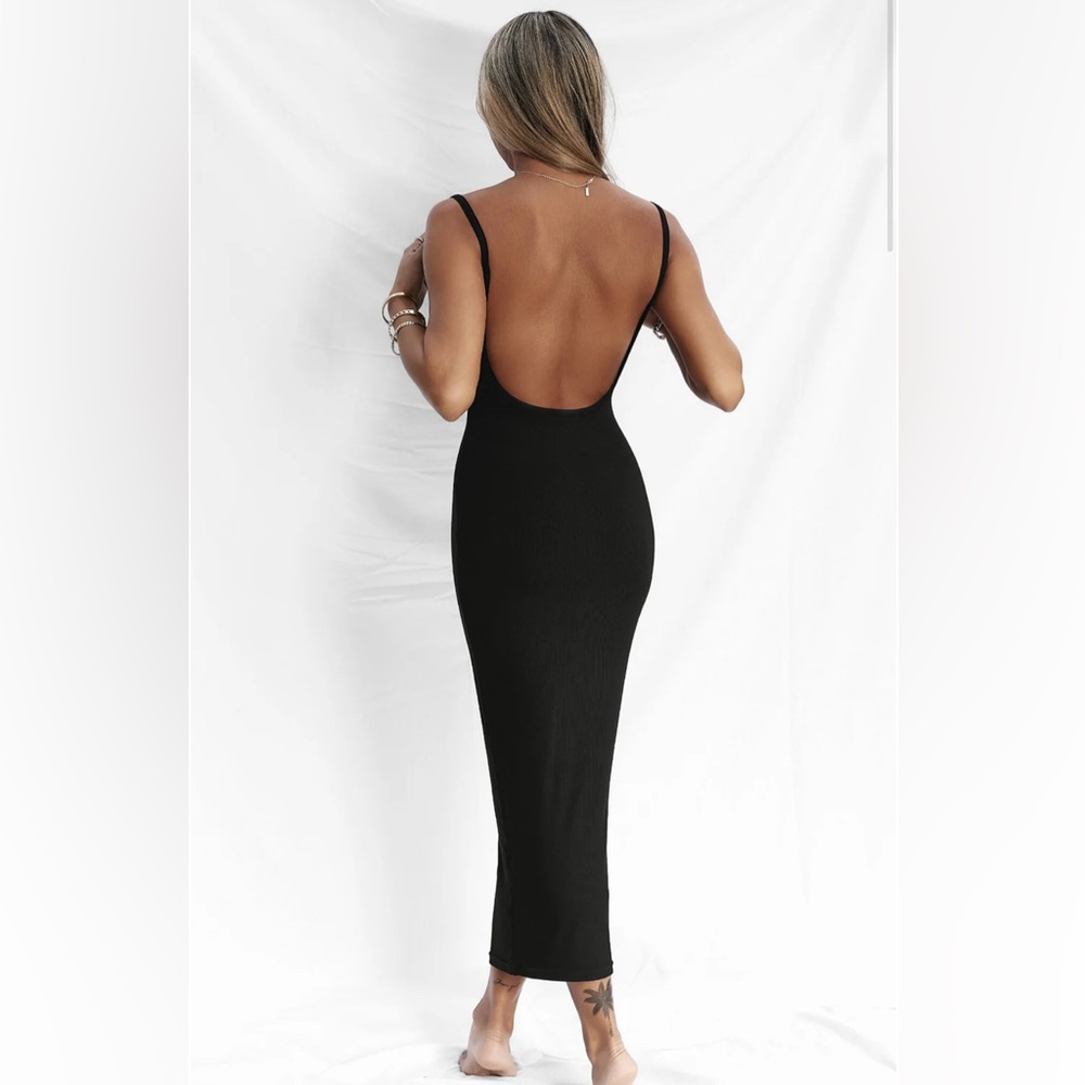 All Things Golden THE LUXE RIB LOW BACK MIDI DRESS - BLACK